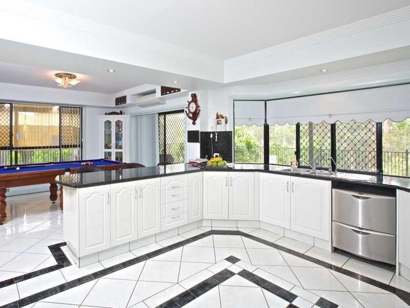 19 Dalby Court, Helensvale QLD 4212