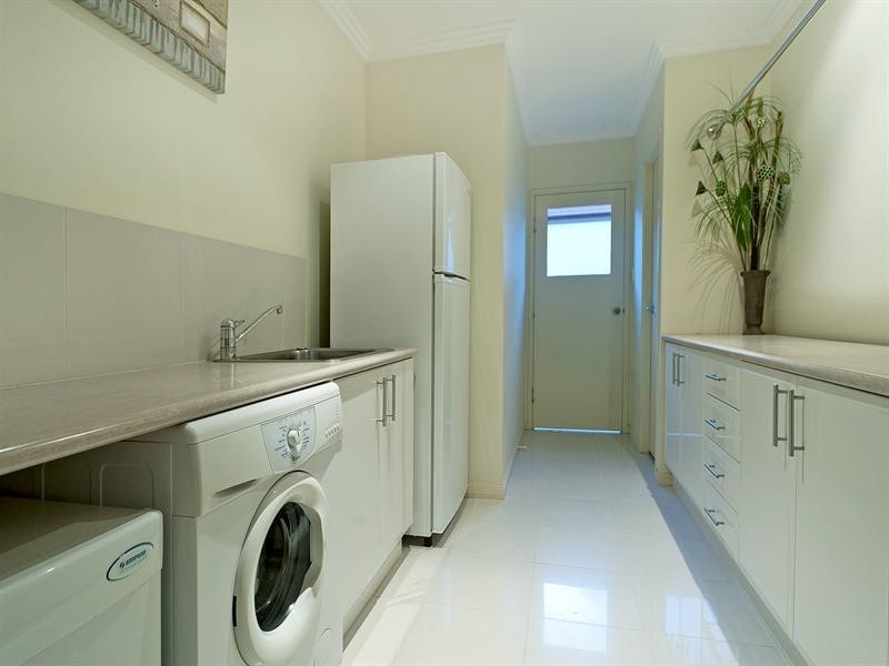 58 The Peninsula, Helensvale QLD 4212