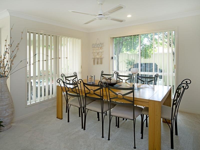 73 Tee Trees Boulevard, Arundel QLD 4214