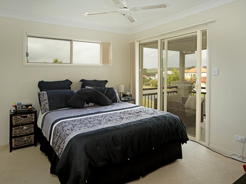 73 Tee Trees Boulevard, Arundel QLD 4214