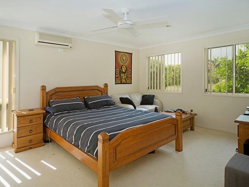 73 Tee Trees Boulevard, Arundel QLD 4214