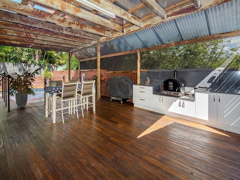 18 Wilmot Place, Helensvale QLD 4212