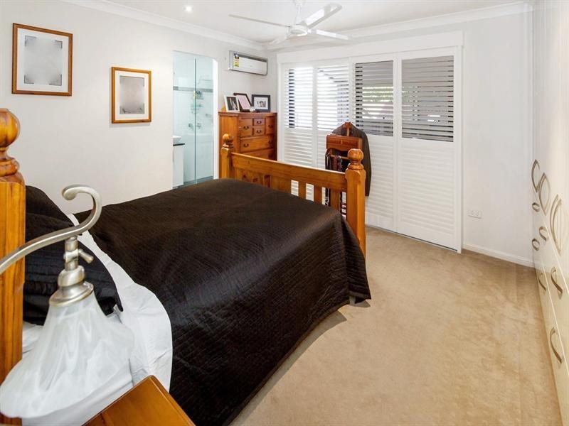 18 Wilmot Place, Helensvale QLD 4212