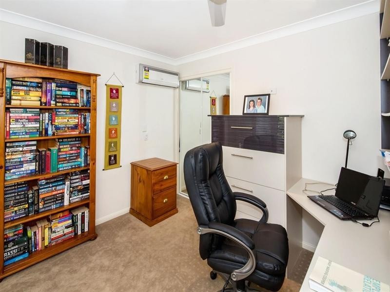 18 Wilmot Place, Helensvale QLD 4212