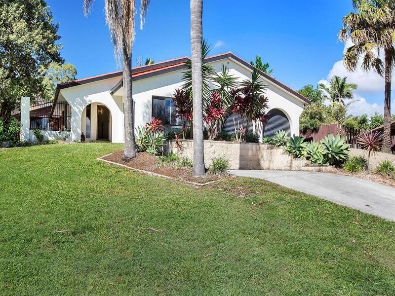 18 Wilmot Place, Helensvale QLD 4212