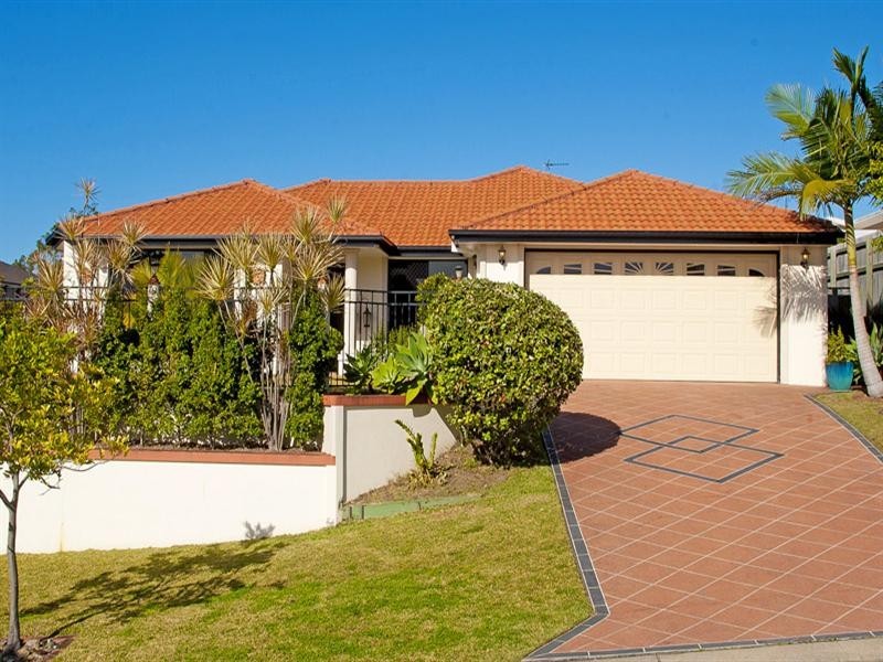 2 REDWOOD Place, Molendinar QLD 4214
