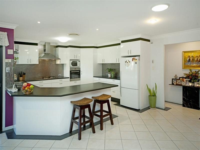 2 REDWOOD Place, Molendinar QLD 4214