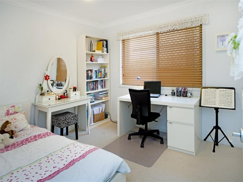 2 REDWOOD Place, Molendinar QLD 4214