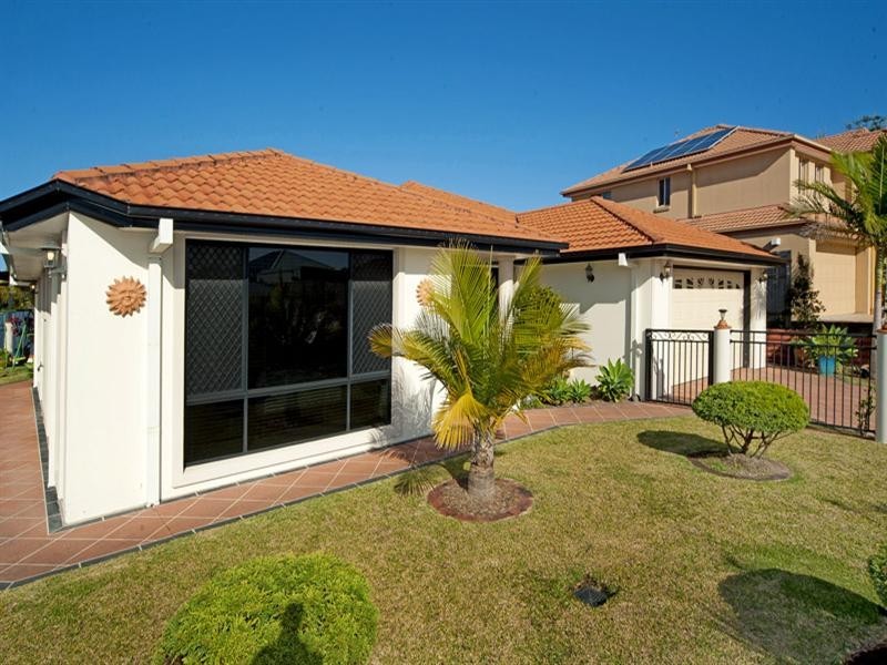 2 REDWOOD Place, Molendinar QLD 4214