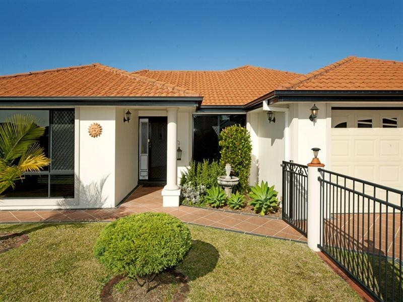 2 REDWOOD Place, Molendinar QLD 4214