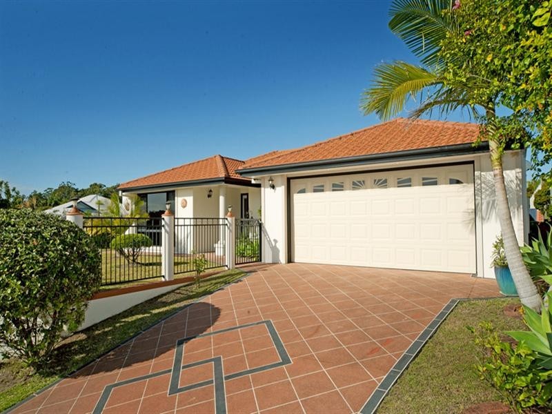 2 REDWOOD Place, Molendinar QLD 4214