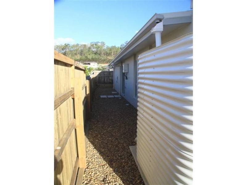 1/1 Eurella Street, Pacific Pines QLD 4211