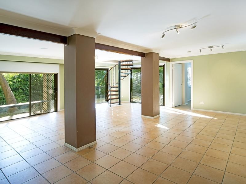 32 Ridgevale Drive, Helensvale QLD 4212