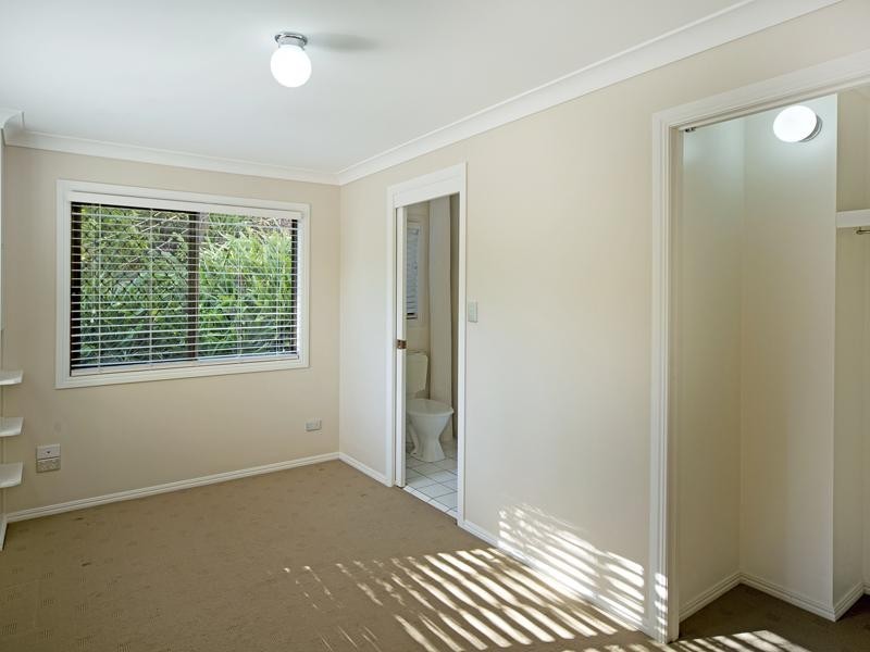 32 Ridgevale Drive, Helensvale QLD 4212