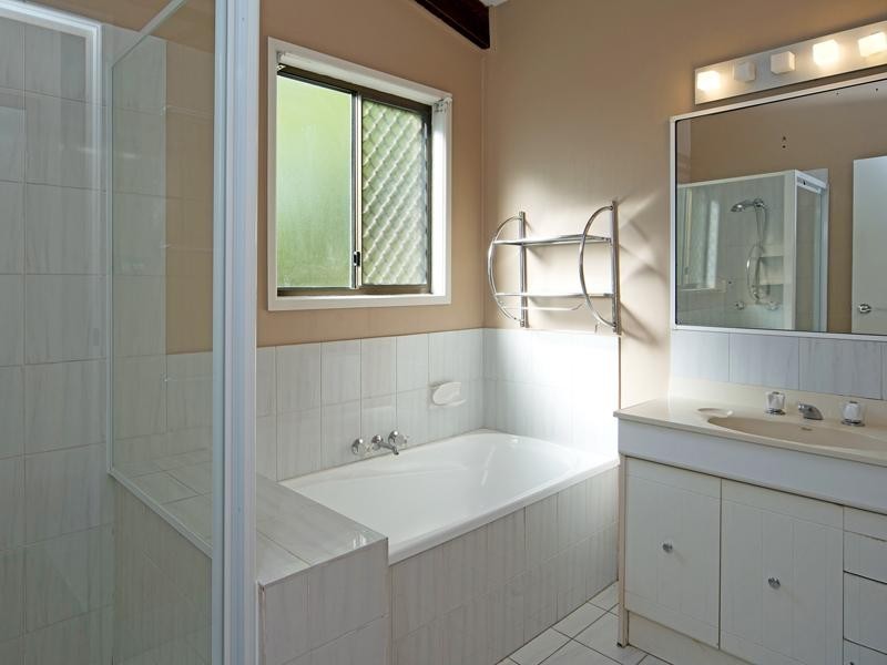 32 Ridgevale Drive, Helensvale QLD 4212