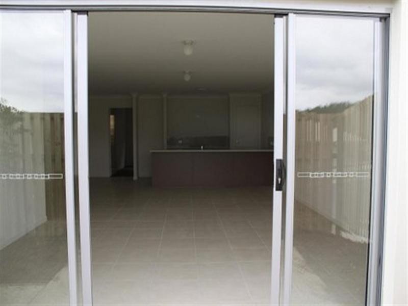2/30 Aldgate Crescent, Pacific Pines QLD 4211