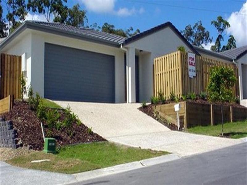 2/30 Aldgate Crescent, Pacific Pines QLD 4211