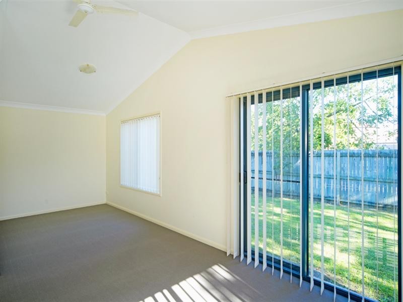 33A Serafina Drive, Helensvale QLD 4212