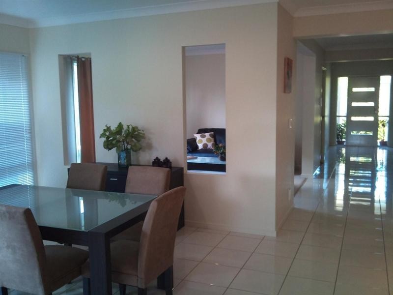 27 Rhodium Crescent, Hope Island QLD 4212