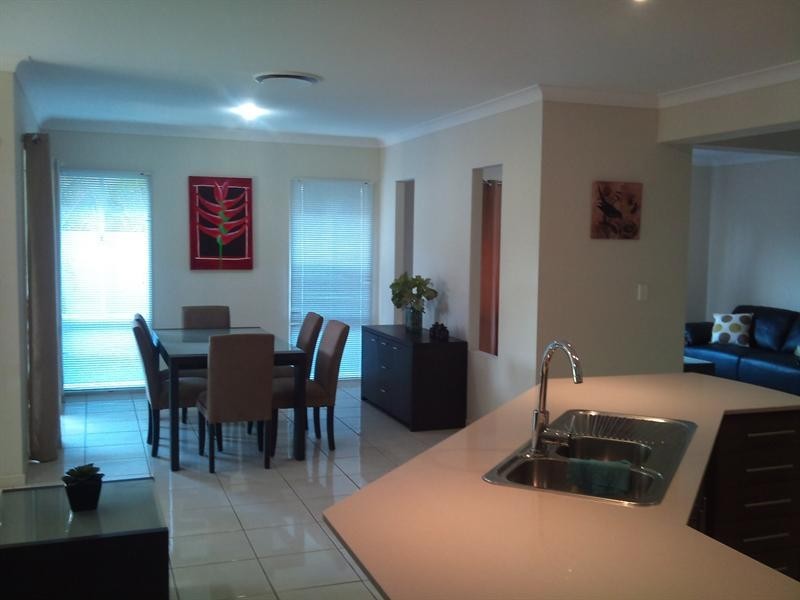 24 Iridium Crescent, Hope Island QLD 4212