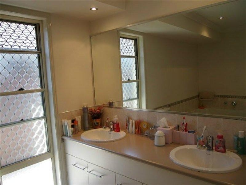 1 Ontario Court, Oxenford QLD 4210