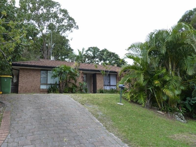 8 Armidale Crescent, Helensvale QLD 4212