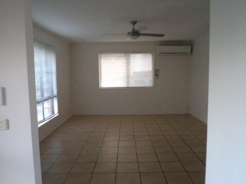 8 Armidale Crescent, Helensvale QLD 4212