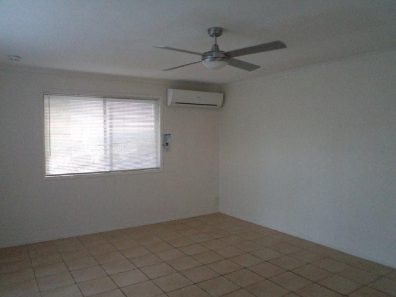 8 Armidale Crescent, Helensvale QLD 4212