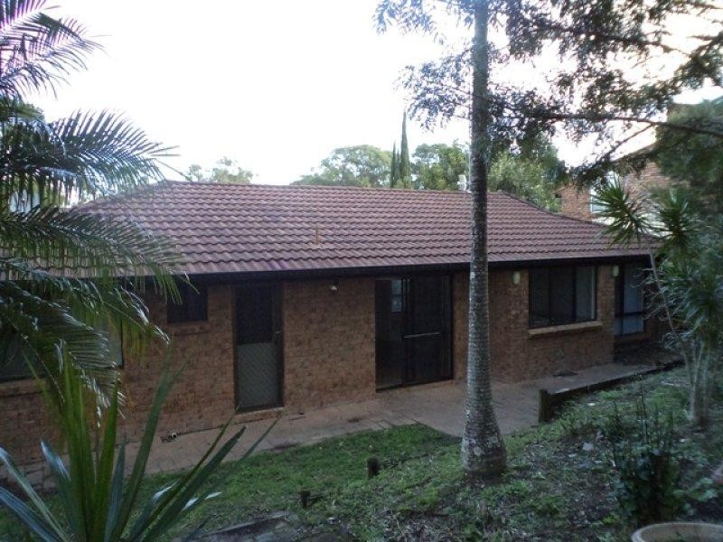 8 Armidale Crescent, Helensvale QLD 4212