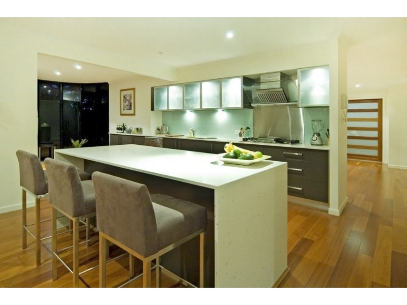 13 Warrego Way, Helensvale QLD 4212