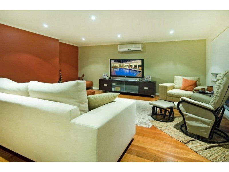13 Warrego Way, Helensvale QLD 4212