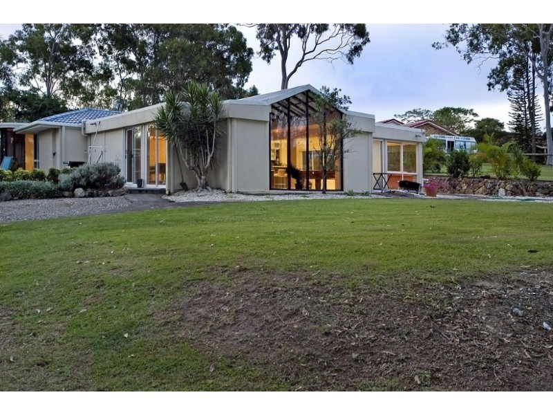 13 Warrego Way, Helensvale QLD 4212