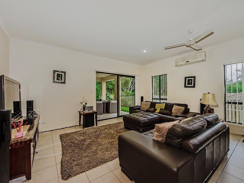 17 Lambert Drive, Maudsland QLD 4210