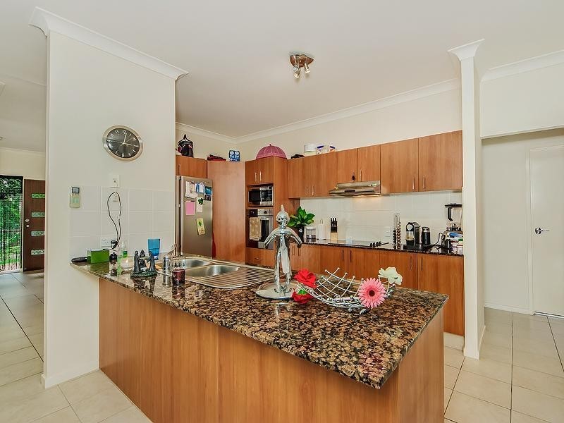 17 Lambert Drive, Maudsland QLD 4210