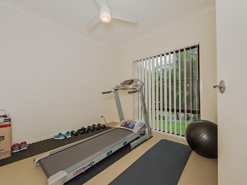 17 Lambert Drive, Maudsland QLD 4210