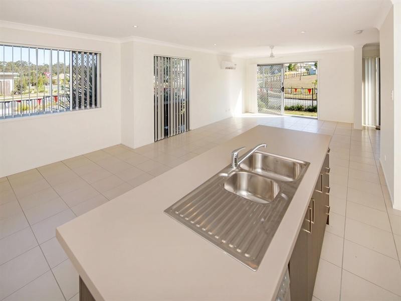 2/7 Bedford Road, Pimpama QLD 4209