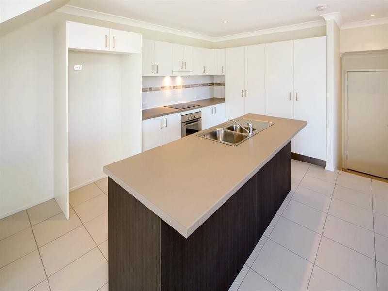 2/7 Bedford Road, Pimpama QLD 4209