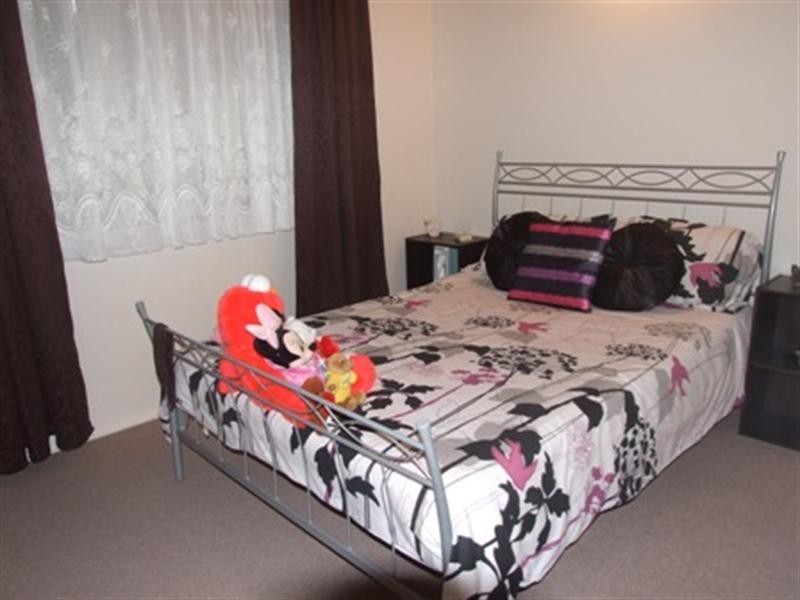 35 Hassan Street, Lake Heights NSW 2502