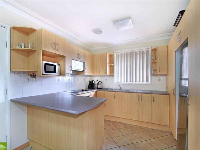 7 Mirrabooka Road, Lake Heights NSW 2502