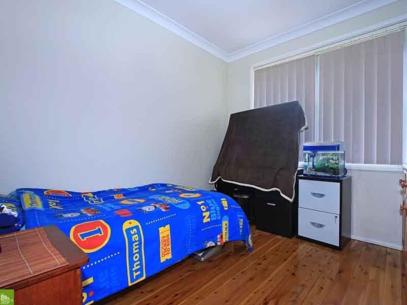 7 Mirrabooka Road, Lake Heights NSW 2502