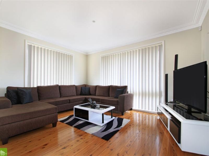 7 Mirrabooka Road, Lake Heights NSW 2502