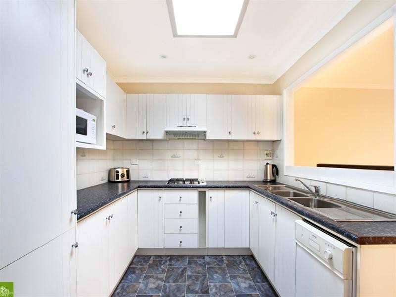 13 Hunt Place, Berkeley NSW 2506