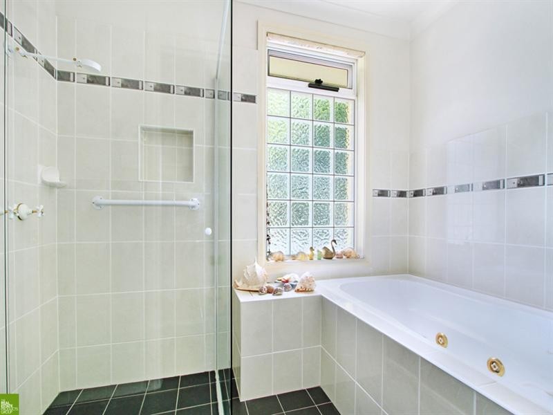 3b Eugena Place, Figtree NSW 2525