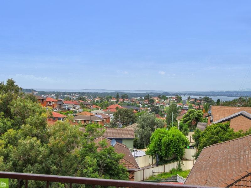 3/14 Melinda Grove, Lake Heights NSW 2502