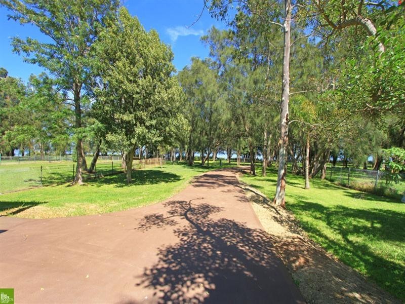 130 Windang Road, Primbee NSW 2502