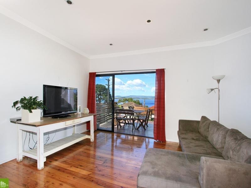 17 Buena Vista Avenue, Lake Heights NSW 2502