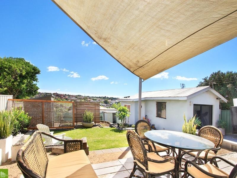 17 Buena Vista Avenue, Lake Heights NSW 2502