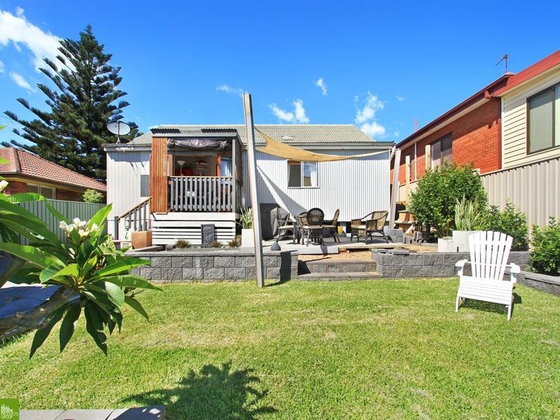 17 Buena Vista Avenue, Lake Heights NSW 2502