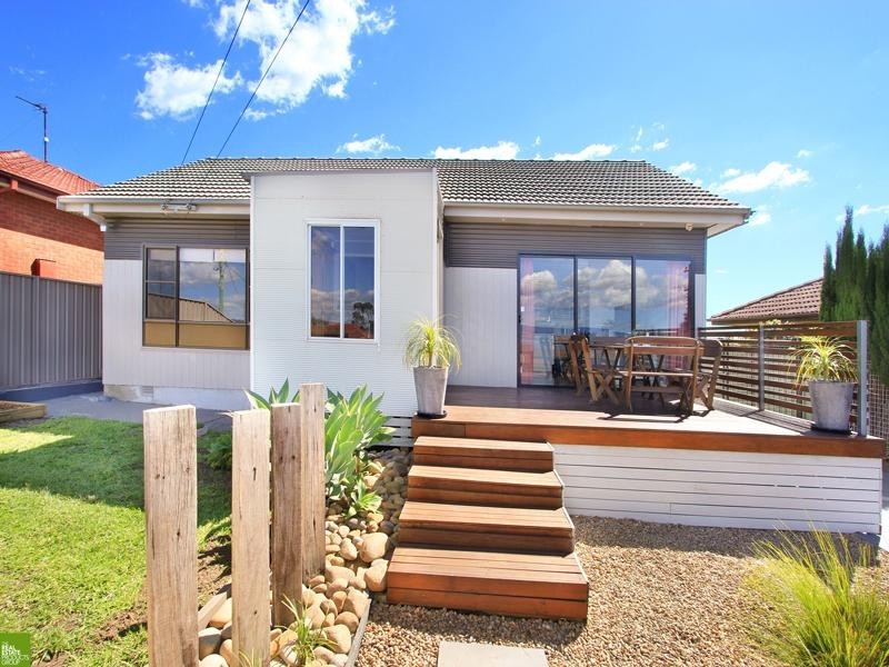 17 Buena Vista Avenue, Lake Heights NSW 2502