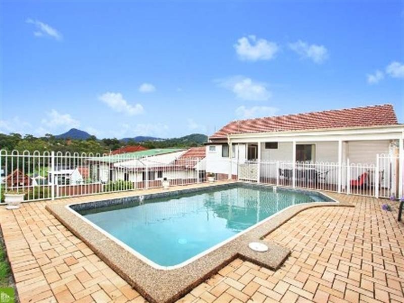 21 Bimbadeen Avenue, West Wollongong NSW 2500